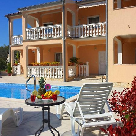Haus Delphin Apartment Пореч Екстериор снимка