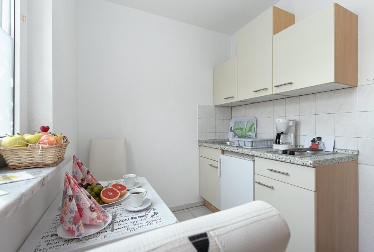 Haus Delphin Apartment Пореч Екстериор снимка