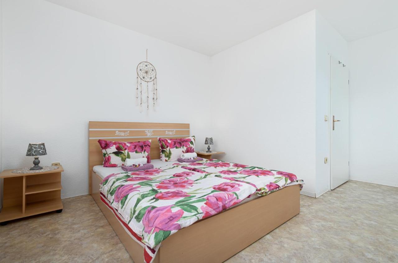 Haus Delphin Apartment Пореч Екстериор снимка